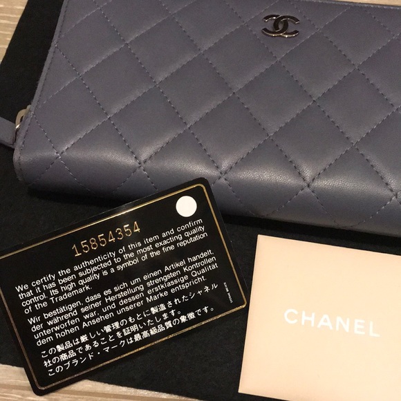 Chanel lavender wallet SHW zip around - Picture 2 of 8